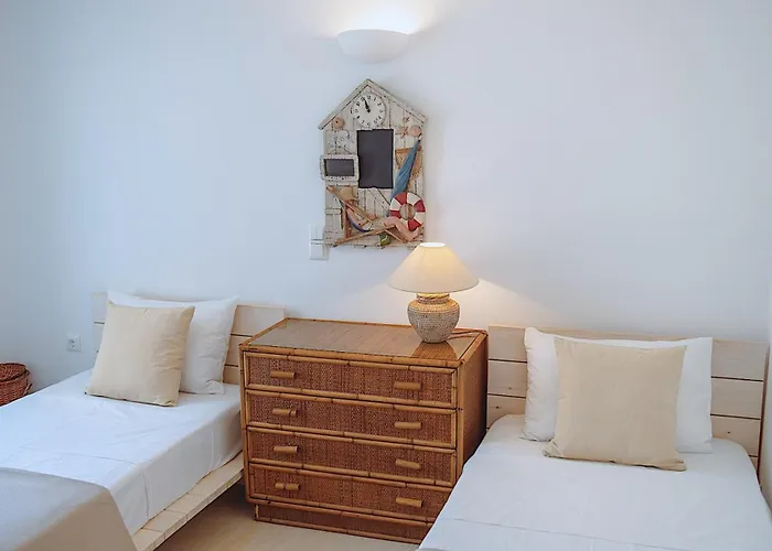 Afroditi B * Antiparos Town