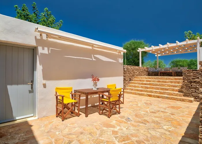 Afroditi B * Antiparos Town