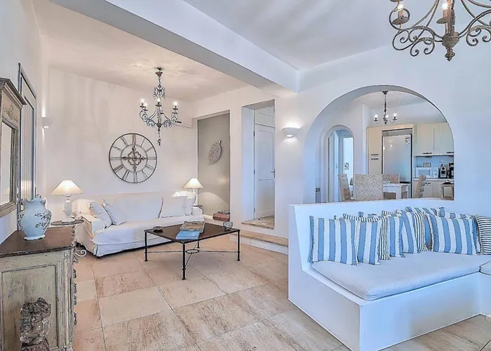 Afroditi B Βίλα Αντίπαρος